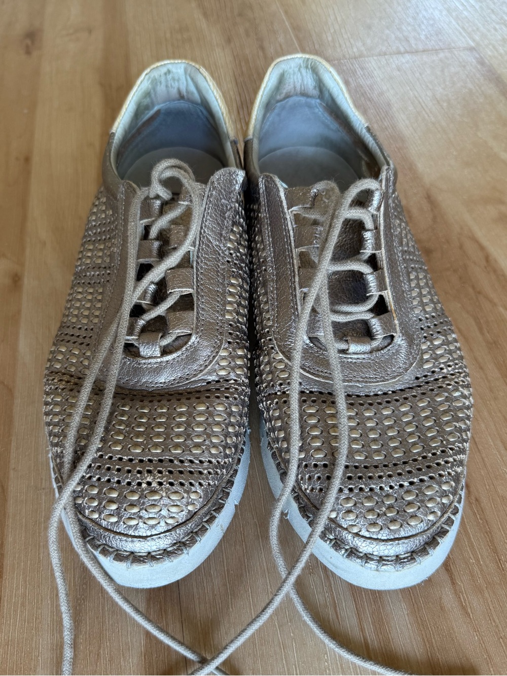 PIKOLINOS Metallic punched bronze-gold leather Lace-Up Sneakers